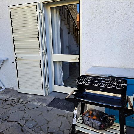Lungomare Chess Apartment ซาร์คิตตู กูเญรี ภายนอก รูปภาพ