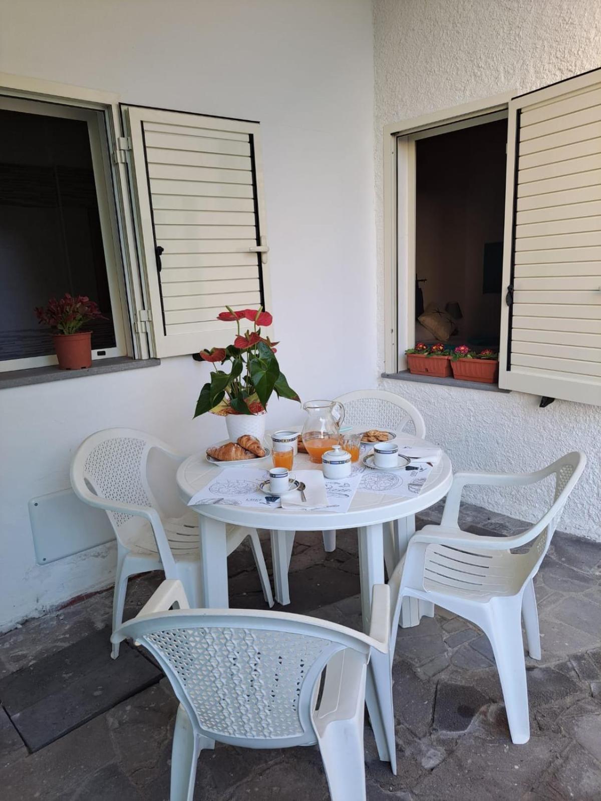 Lungomare Chess Apartment ซาร์คิตตู กูเญรี ภายนอก รูปภาพ